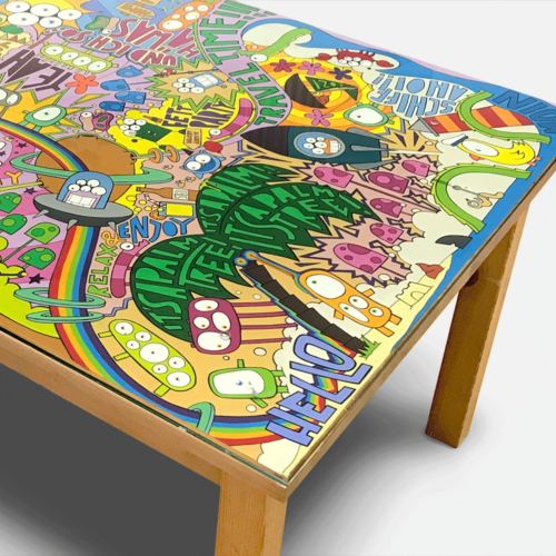 Table with Illustrations. Titel